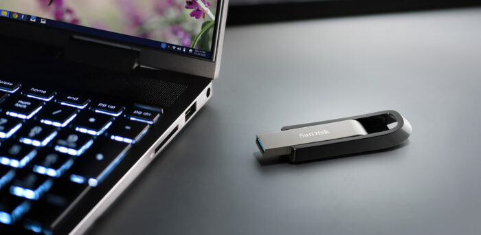 SanDisk Ultra Extreme Go 3.2 Flash Drive 64GB - Image 5