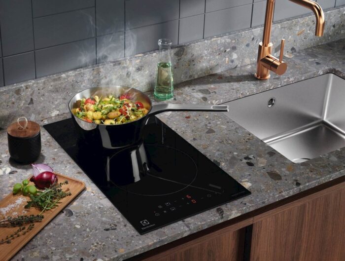 Vgradna plošča Electrolux LIT30231C, indukcija, 30 cm - Image 4