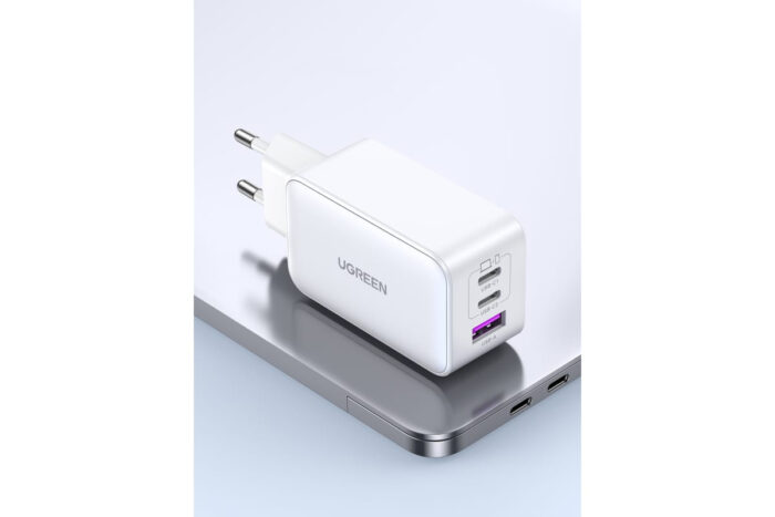 Ugreen USB-A in 2x USB-C 65W GaN hitri polnilec - box Bel - Image 3