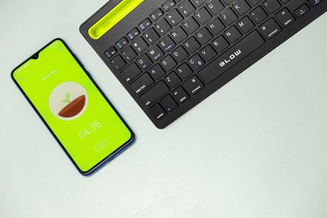 Univerzalna BLUETOOTH tipkovnica za tablične računalnike, pametne telefone - Image 6