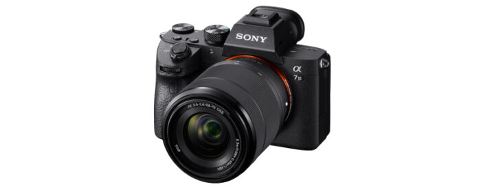 SONY fotoaparat ILCE7M3KB.CEC Alpha 7 III + objektiv z zoomom 28-70mm